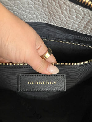 Pre-Owned BURBERRY Grey Dewberry Tote
