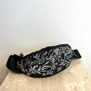 Pre-Owned ALEXANDER MCQUEEN Logo Printed Zipped Belt Bag