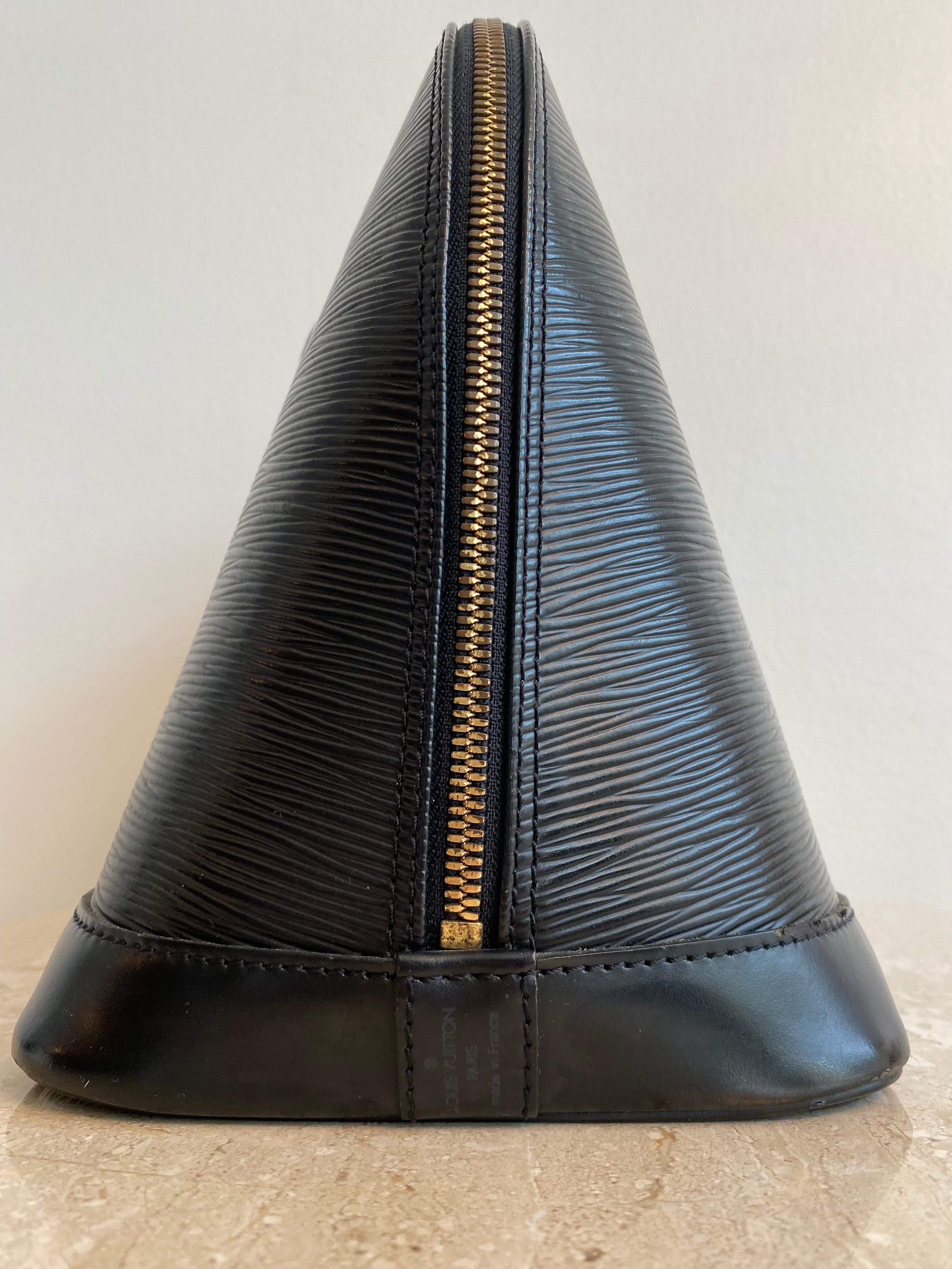 Pre-owned LOUIS VUITTON Vintage Black Epi Alma PM