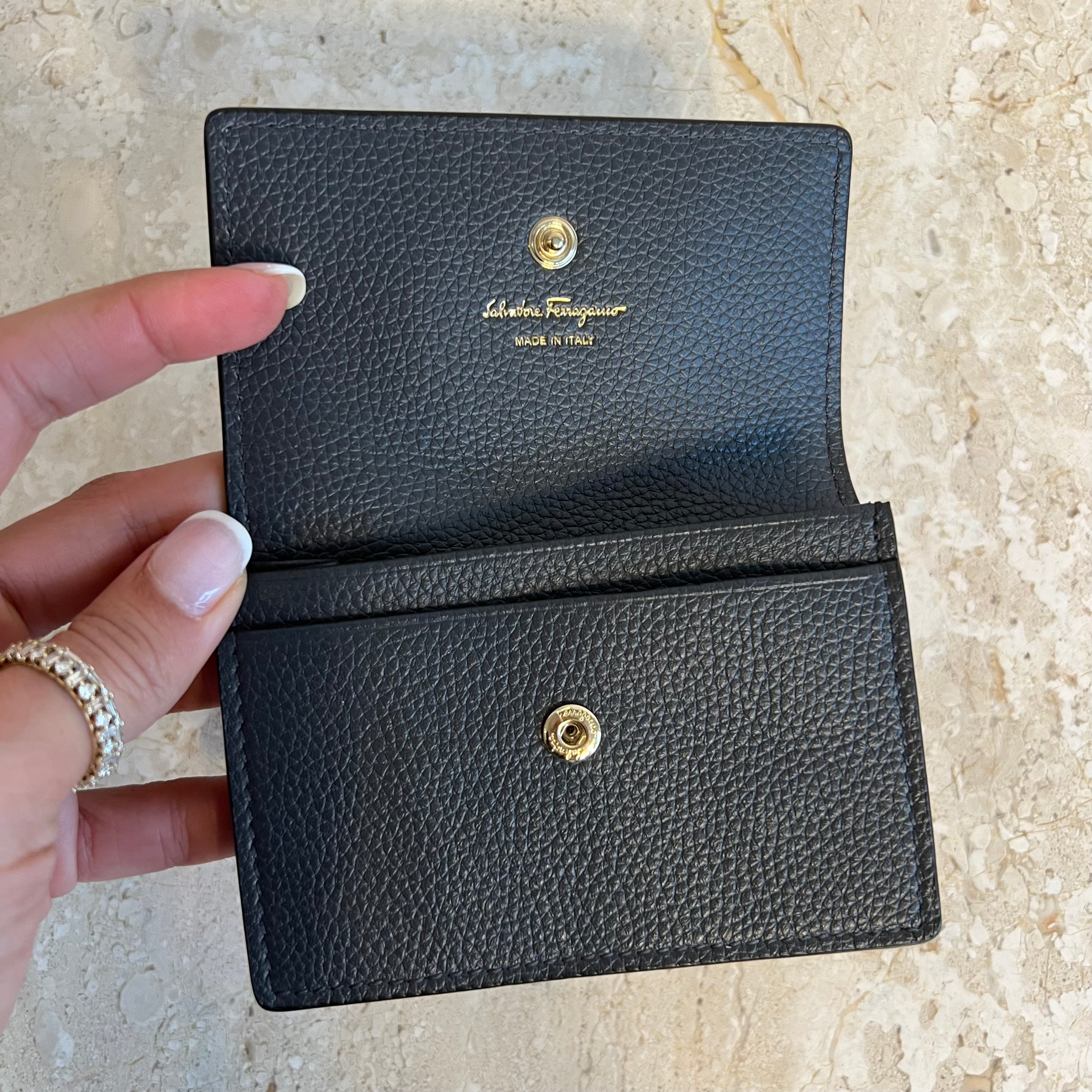 Pre-Owned SALVATORE FERRAGAMO Stromboli Card Case