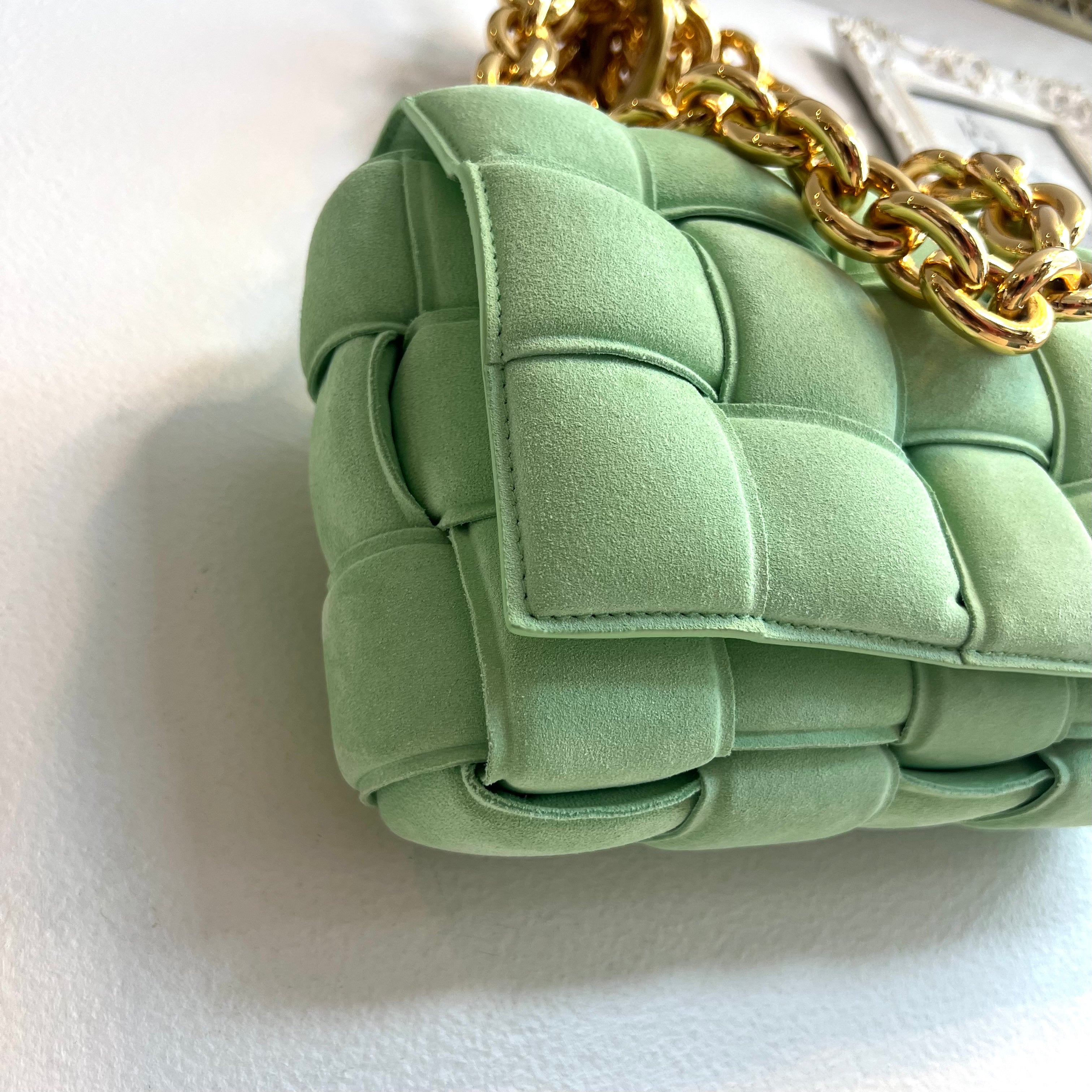 Pre-Owned BOTTEGA VENETA Green Suede Chain Cassette Bag