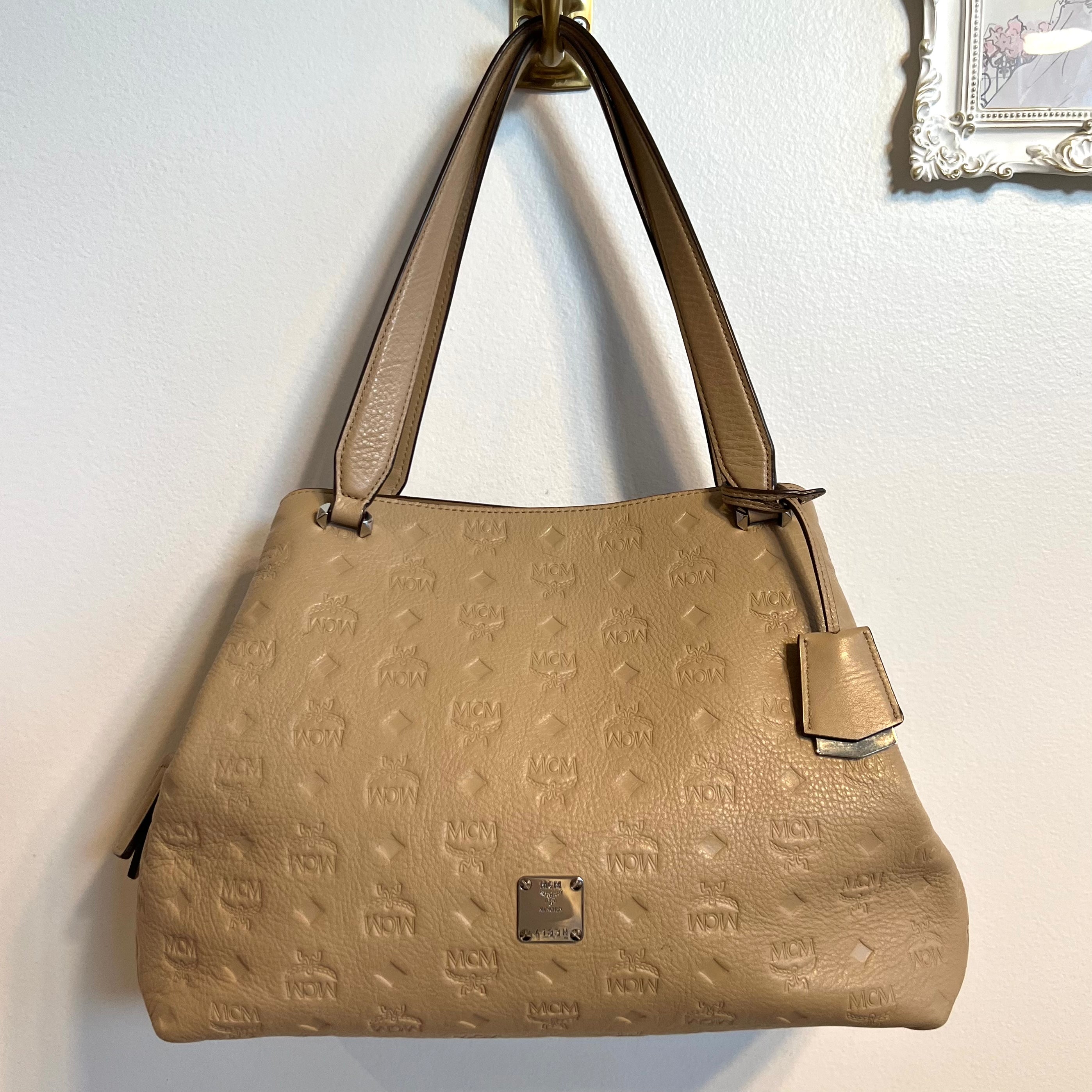Pre-Owned MCM New Beige Shoulder Bag