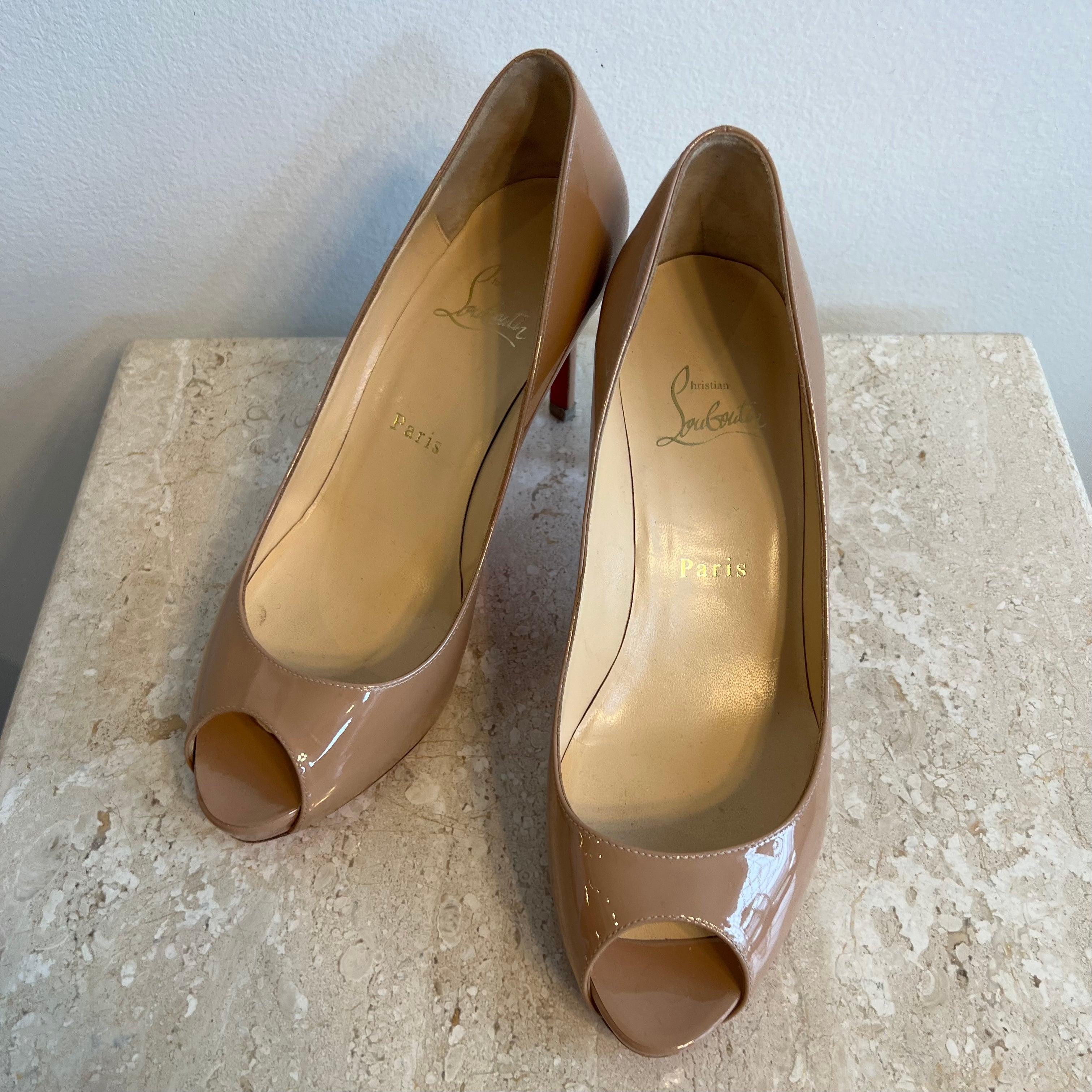 Pre-Owned CHRISTIAN LOUBOUTIN Nude Patent Peep Toe Pump - Size 38