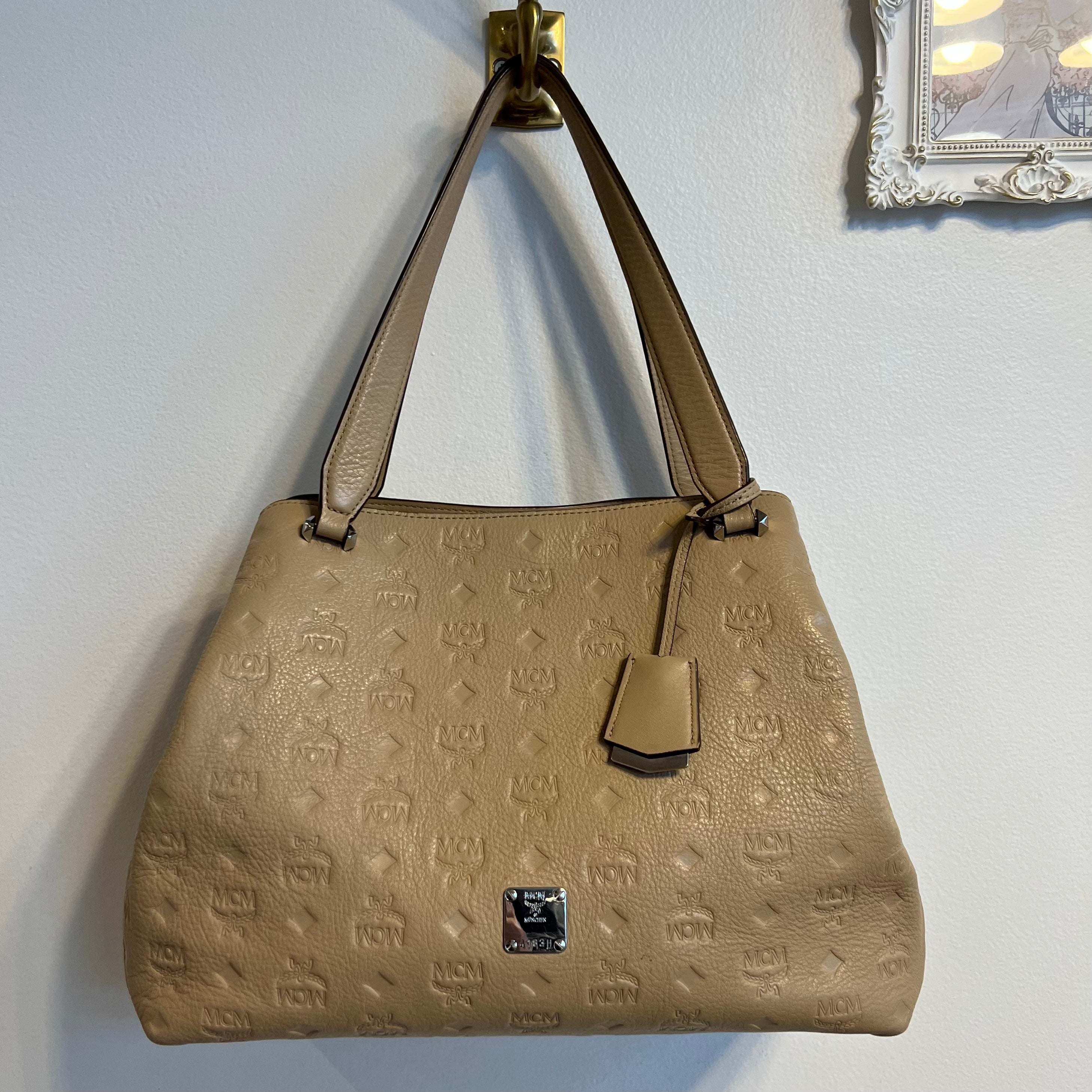 Pre-Owned MCM New Beige Shoulder Bag