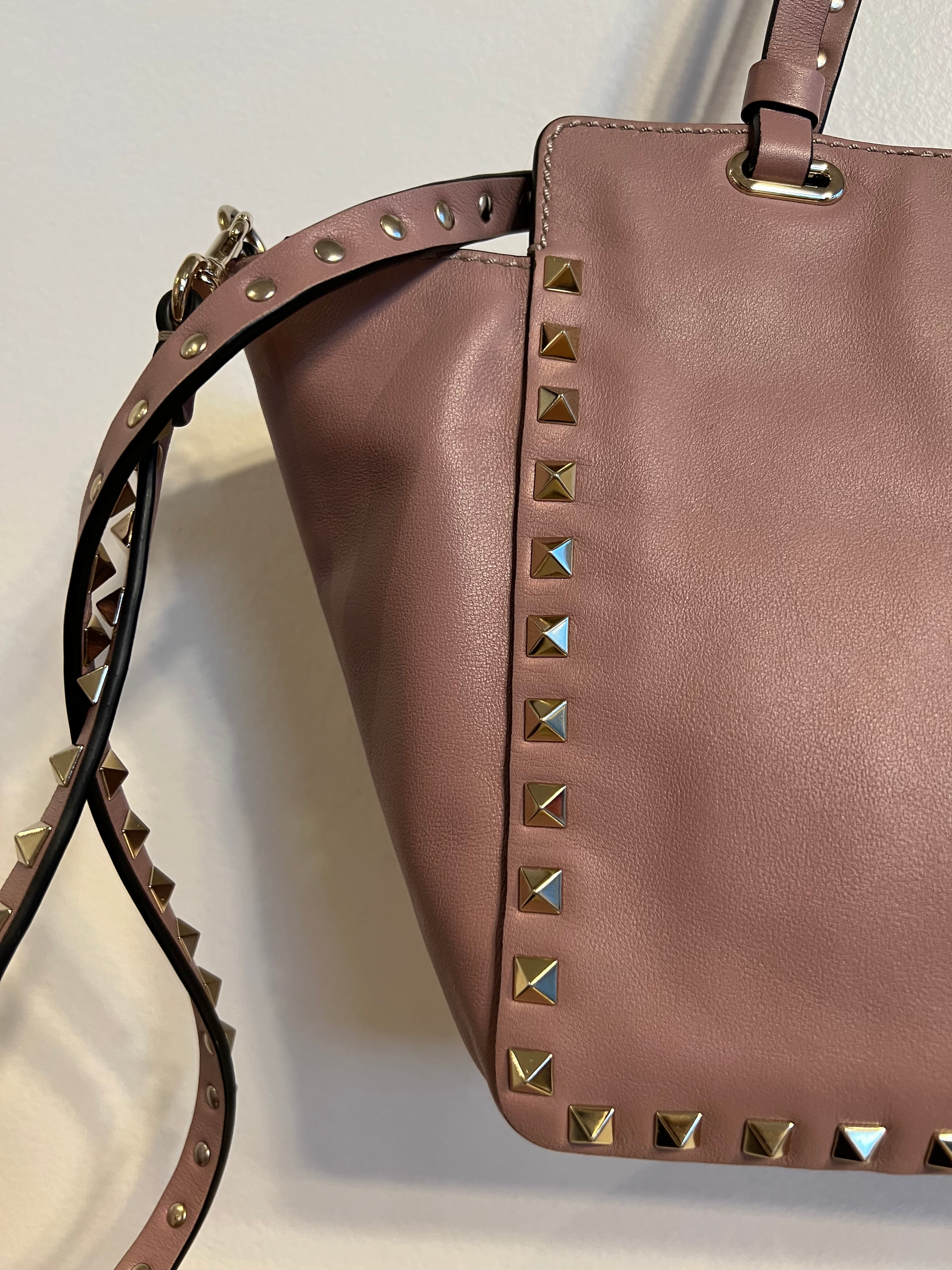 Pre-owned VALENTINO Small Rockstud Tote in Poudre