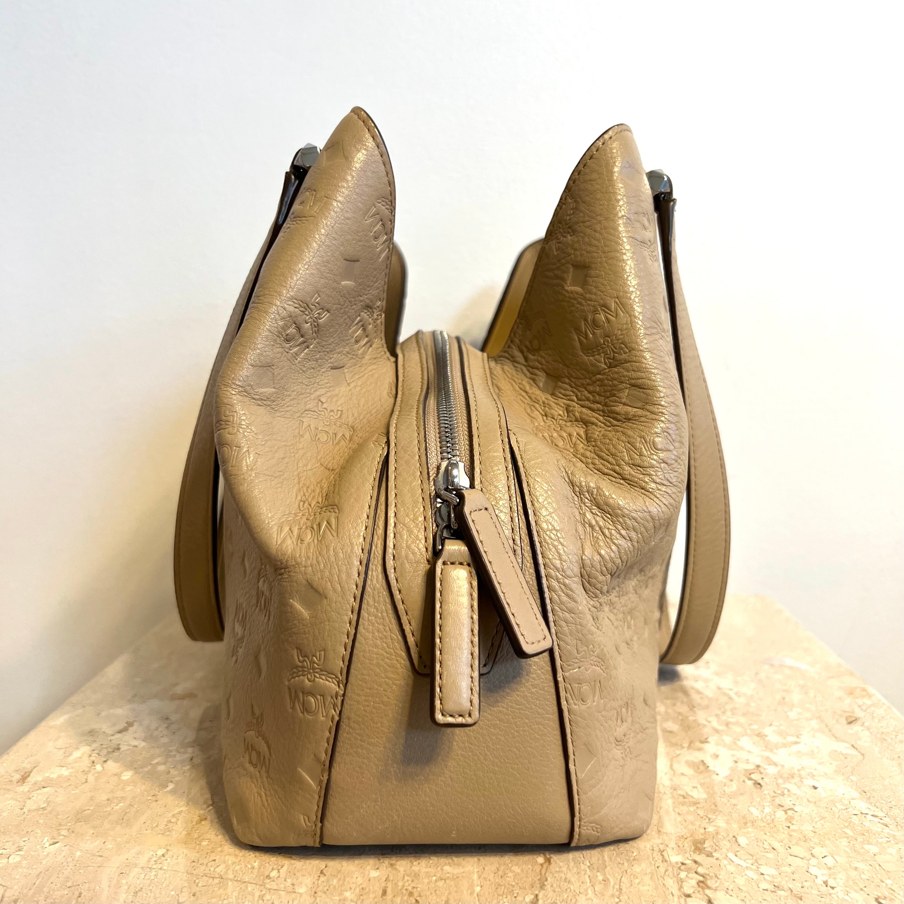 Pre-Owned MCM New Beige Shoulder Bag