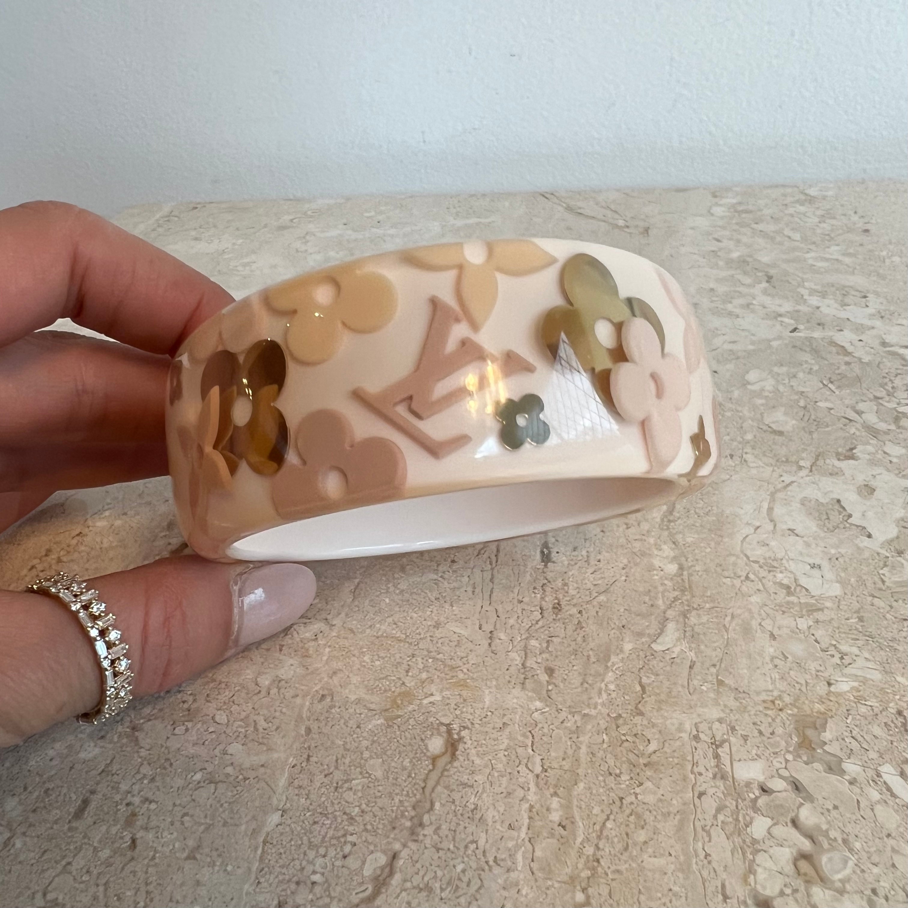 Pre-Owned LOUIS VUITTON Inlay Lucite Logo Bangle