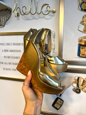 Pre-Owned JIMMY CHOO Gold Leather/Cork Pela Wedge - size  36.5