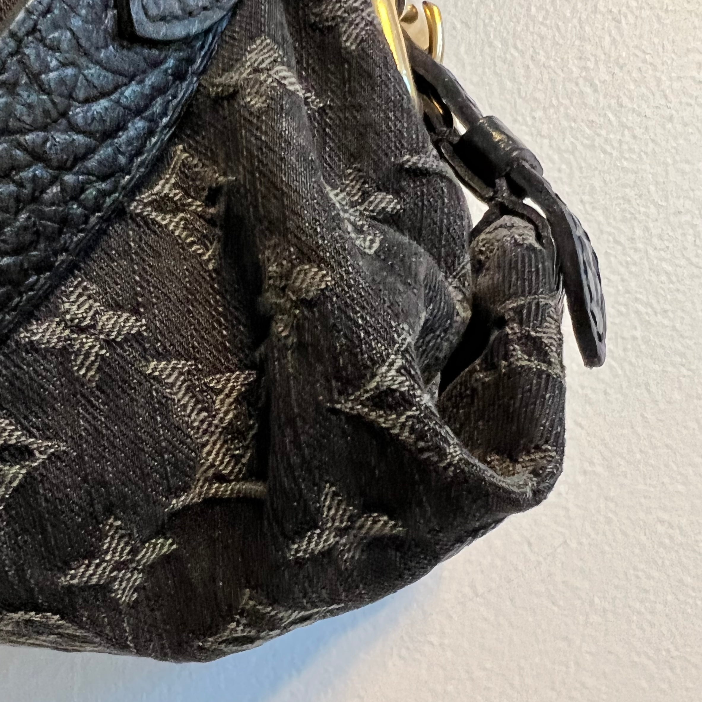 Pre-owned LOUIS VUITTON Monogram Denim Neo Cabby MM