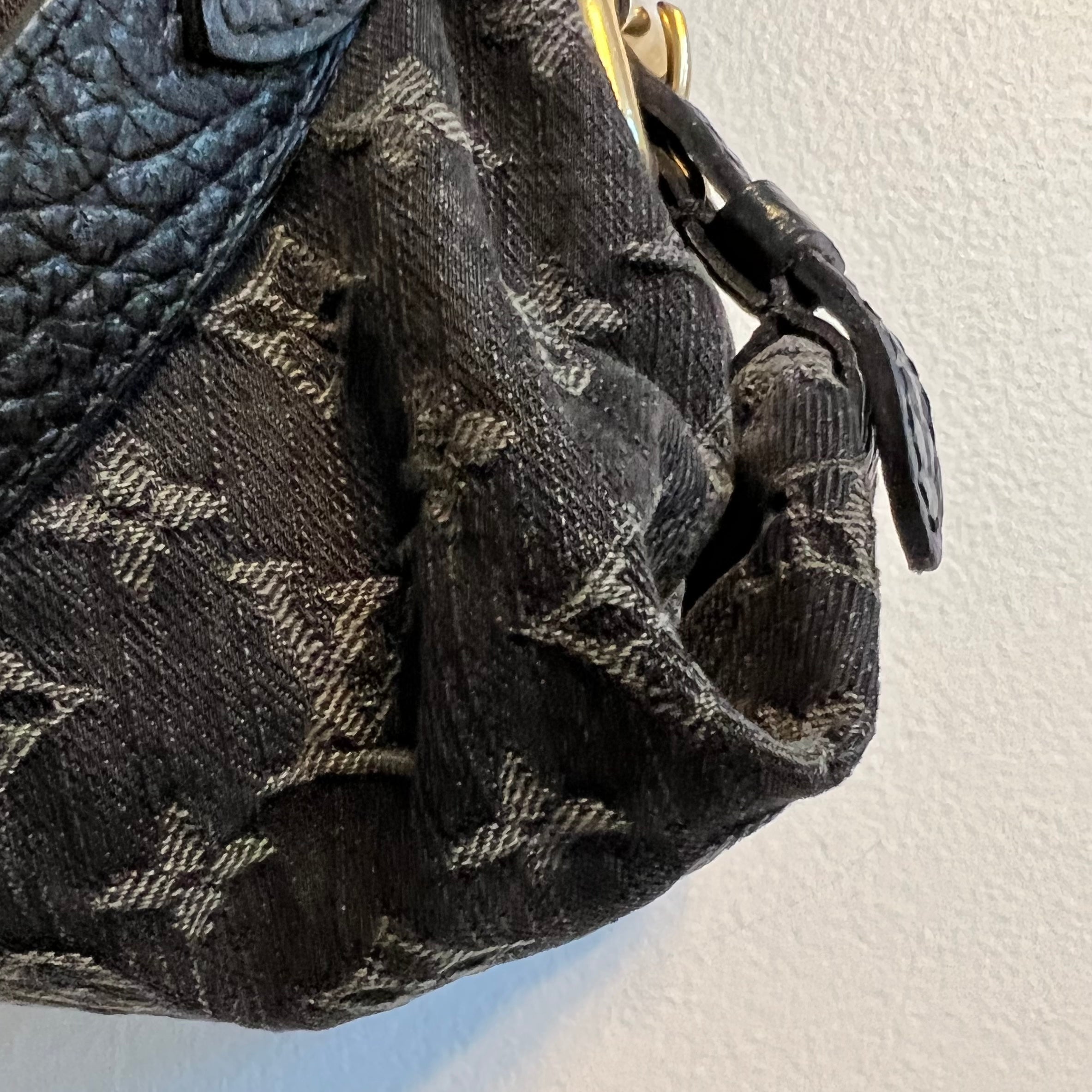 Louis Vuitton Denim Neo Cabby mm Shoulder Bag Second Hand / Selling