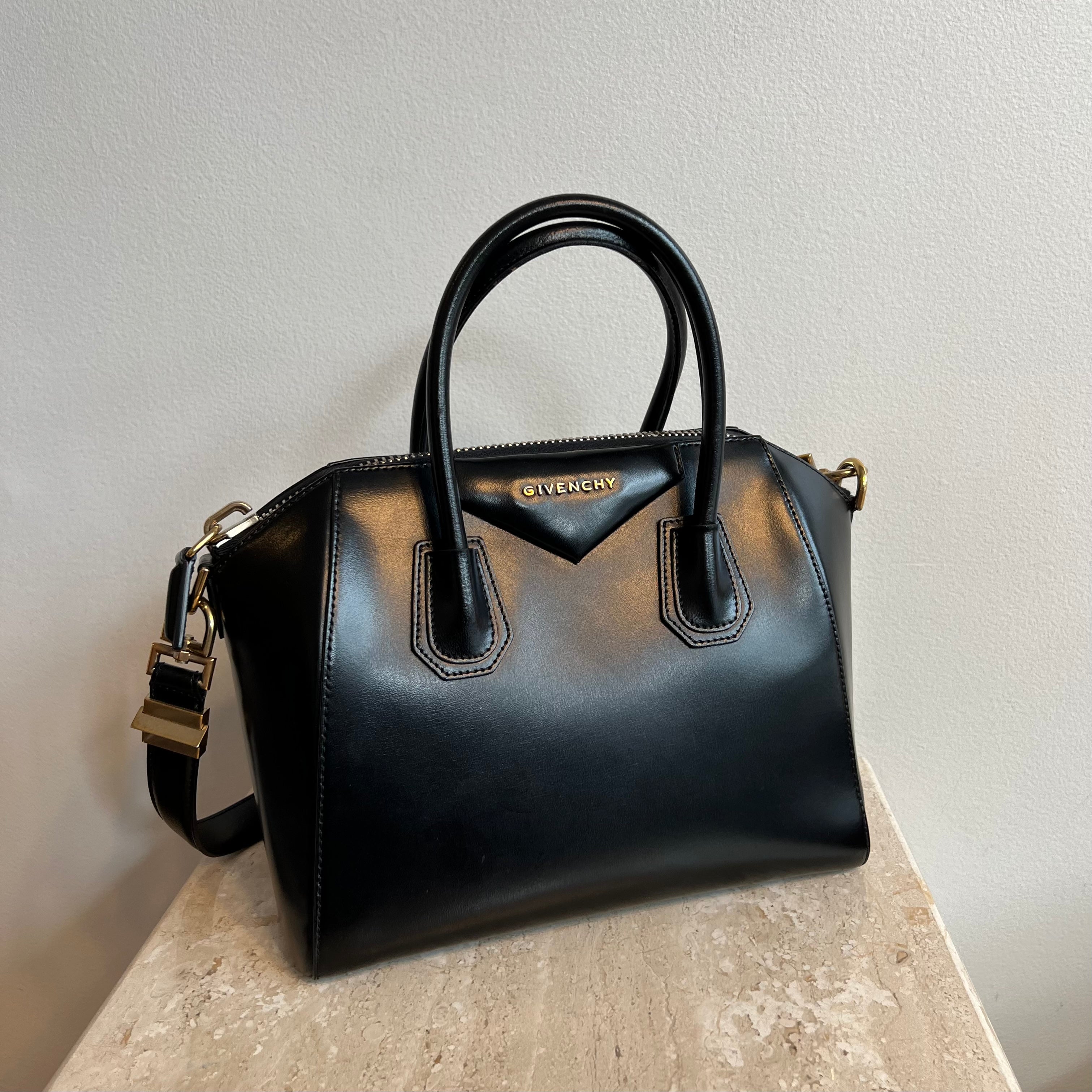 Authentic GIVENCHY Small Antigona Black Leather Bag – Valamode