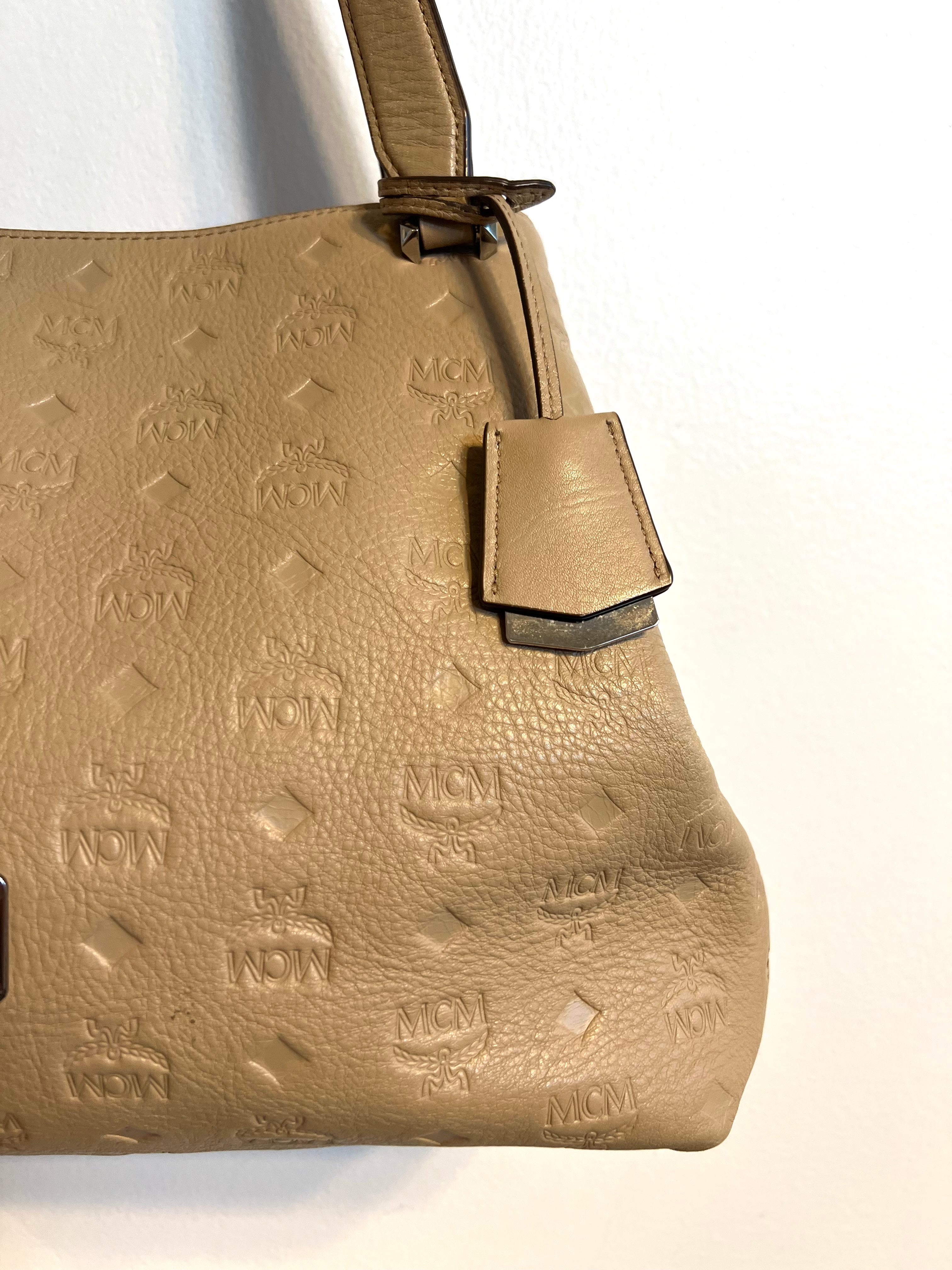 Pre-Owned MCM New Beige Shoulder Bag
