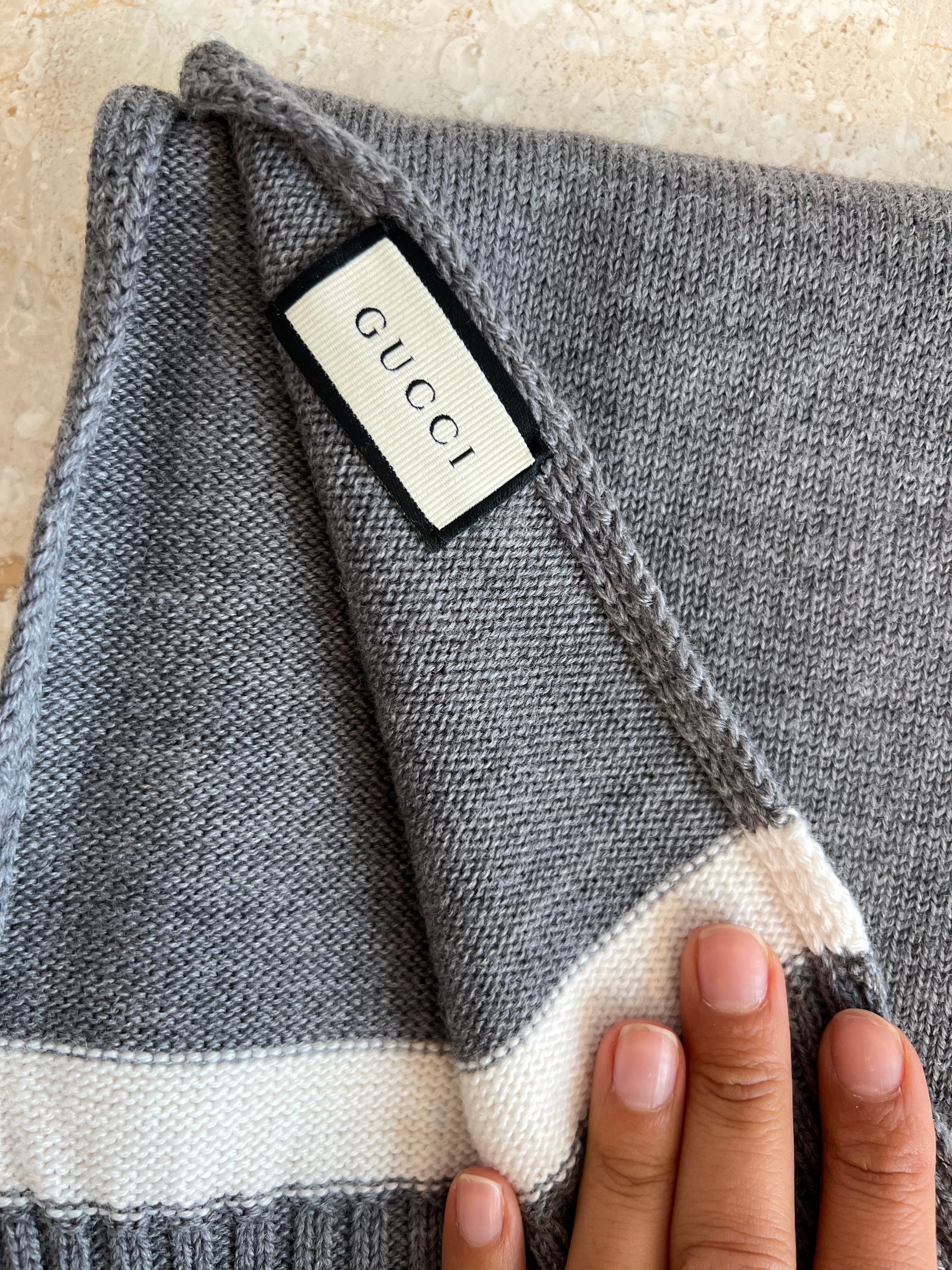Pre-Owned GUCCI 100% Wool Grey & Ivory Scarf