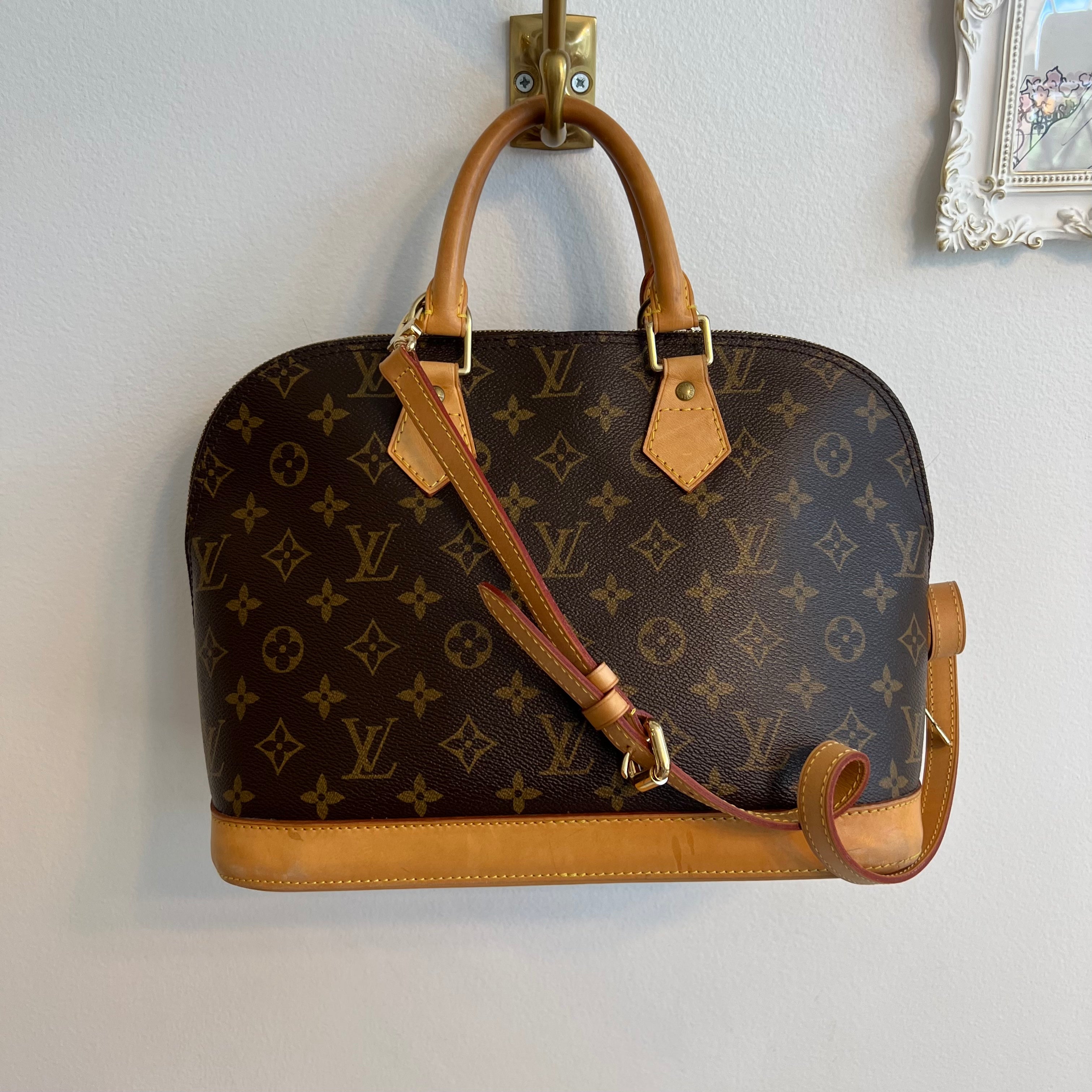 Pre-owned LOUIS VUITTON Monogram Alma PM with Strap
