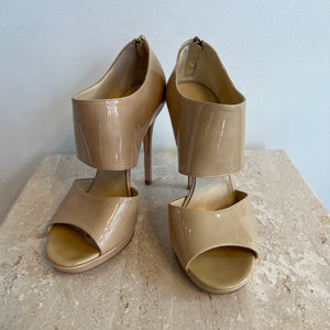 Pre-Owned JIMMY CHOO Nude Patent Full Strap Peep Toe - Size 39