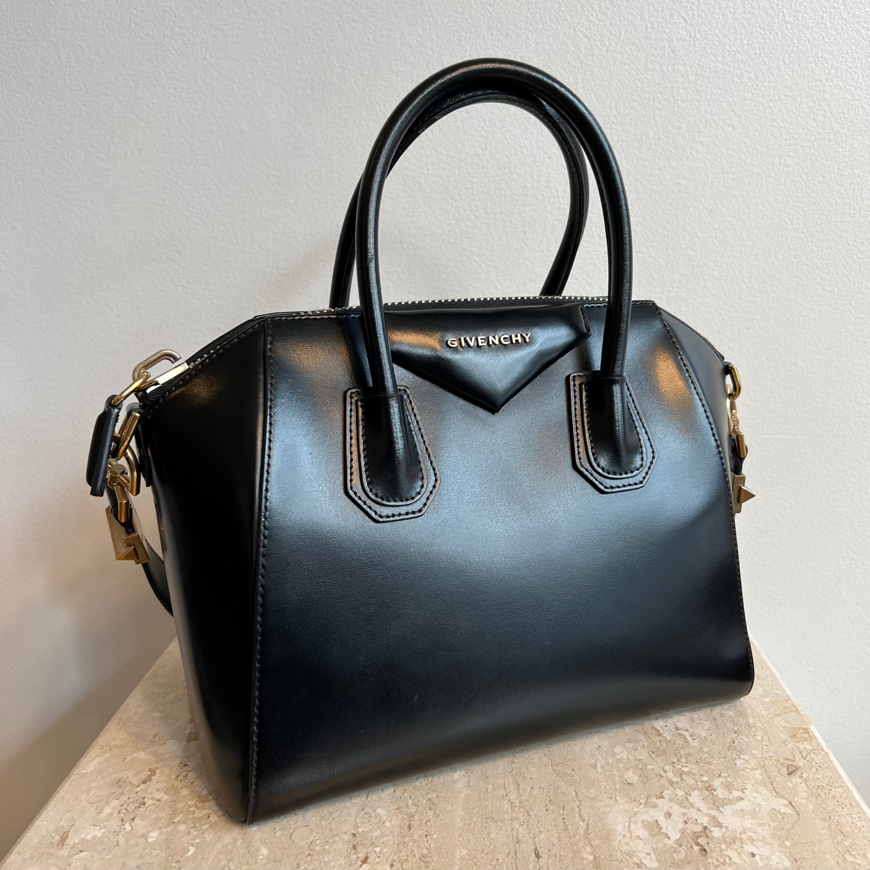 Authentic GIVENCHY Small Antigona Black Leather Bag – Valamode