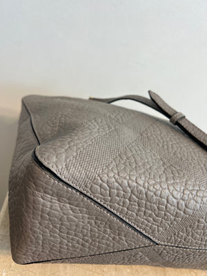 Pre-Owned BURBERRY Grey Dewberry Tote