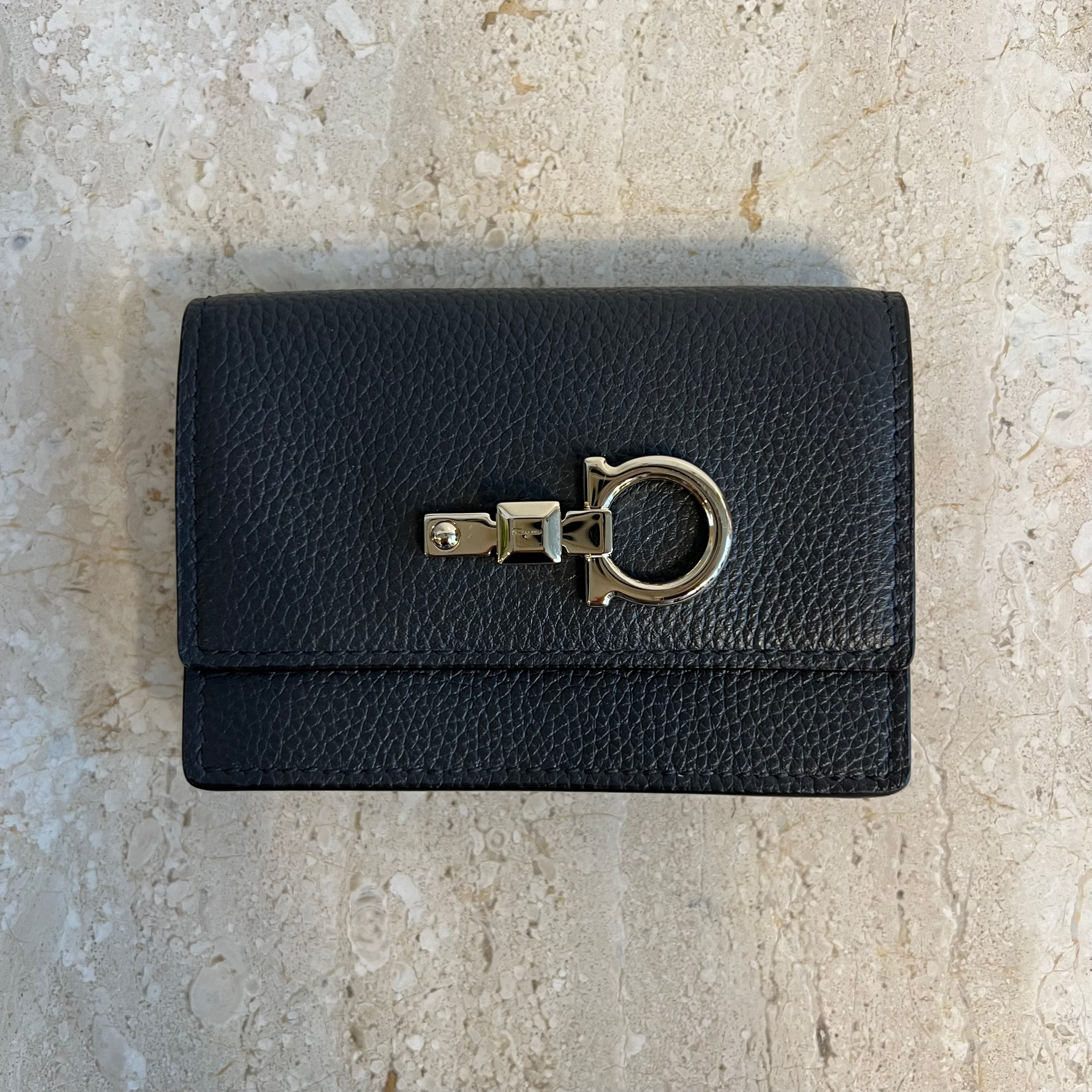 Pre-Owned SALVATORE FERRAGAMO Stromboli Card Case