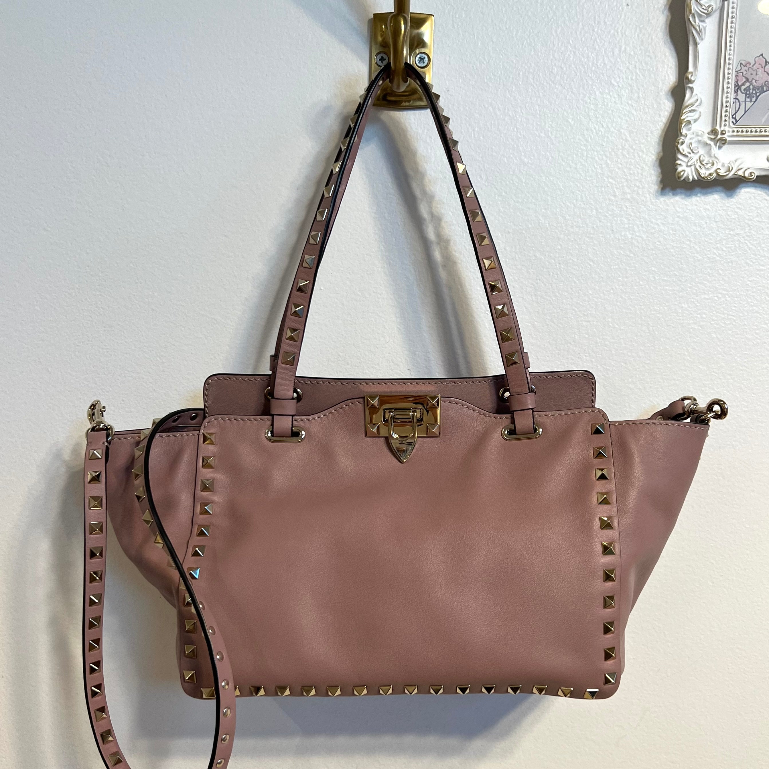 Pre-owned VALENTINO Small Rockstud Tote in Poudre